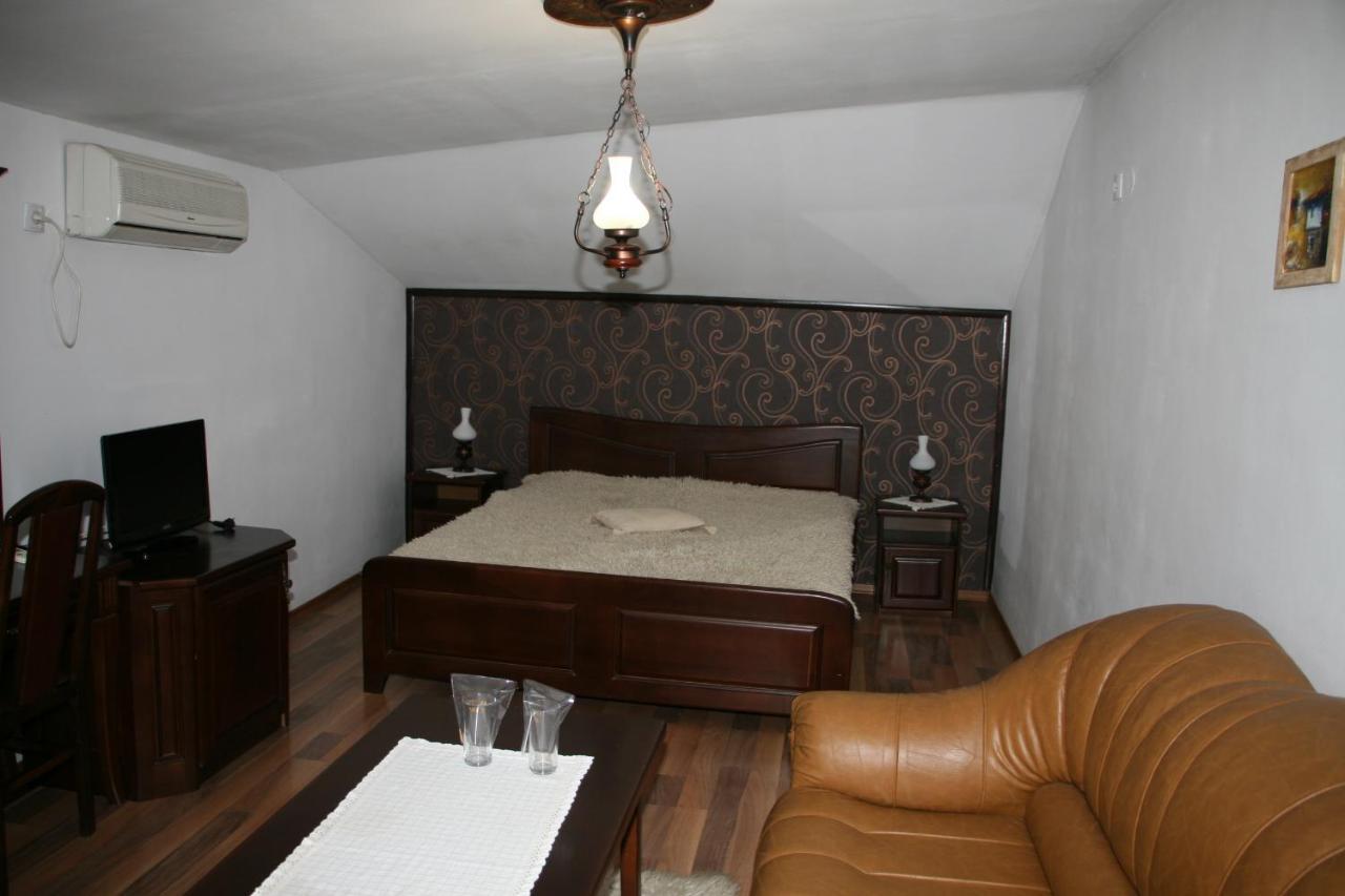 Oazis Guesthouse Lovech Luaran gambar