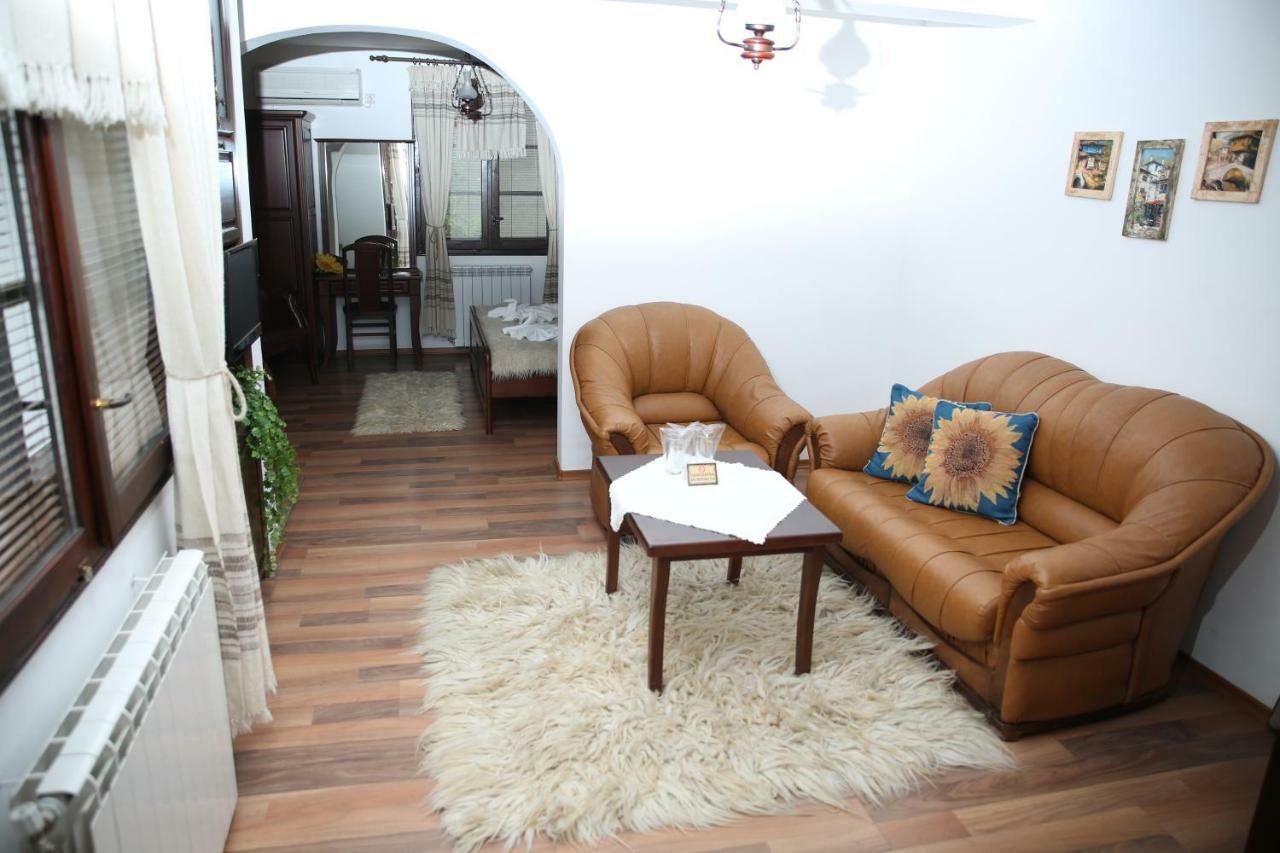 Oazis Guesthouse Lovech Luaran gambar