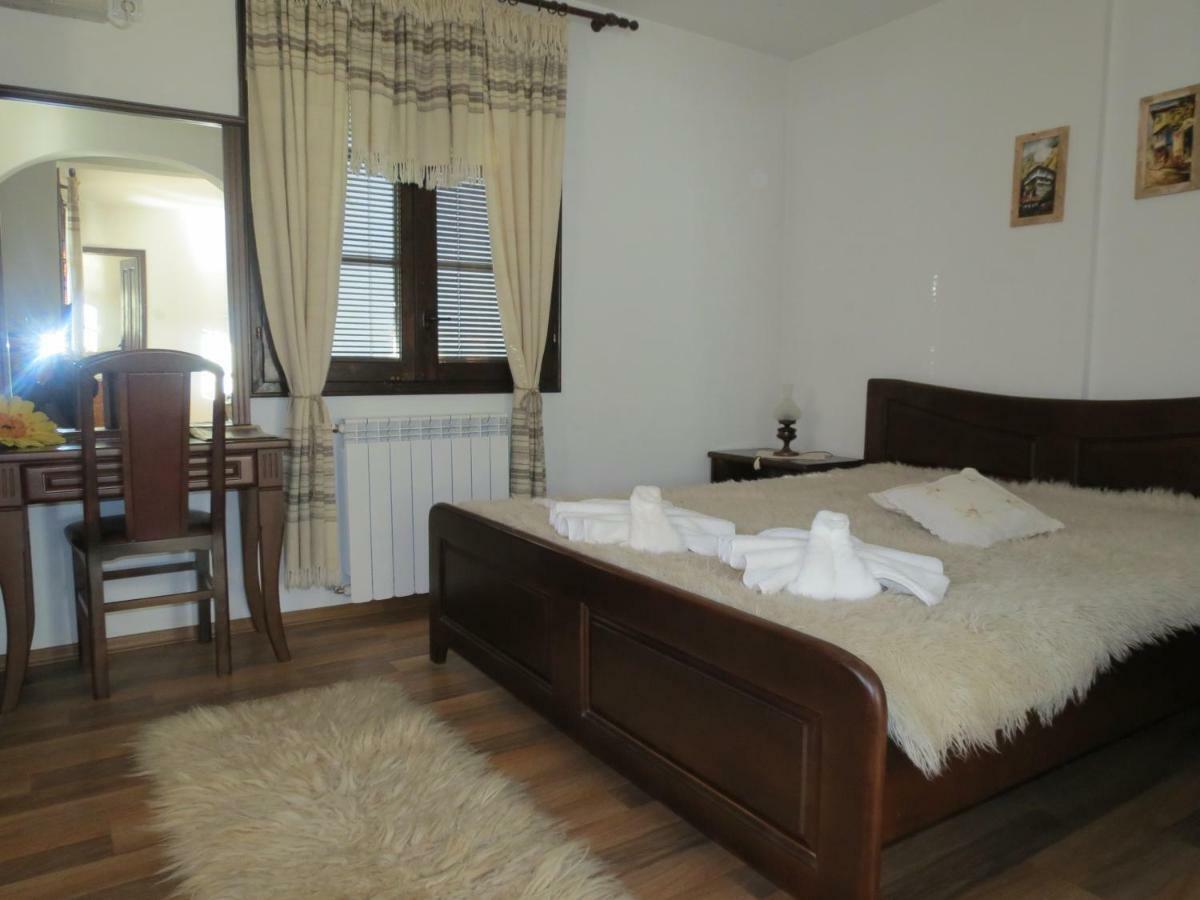 Oazis Guesthouse Lovech Luaran gambar